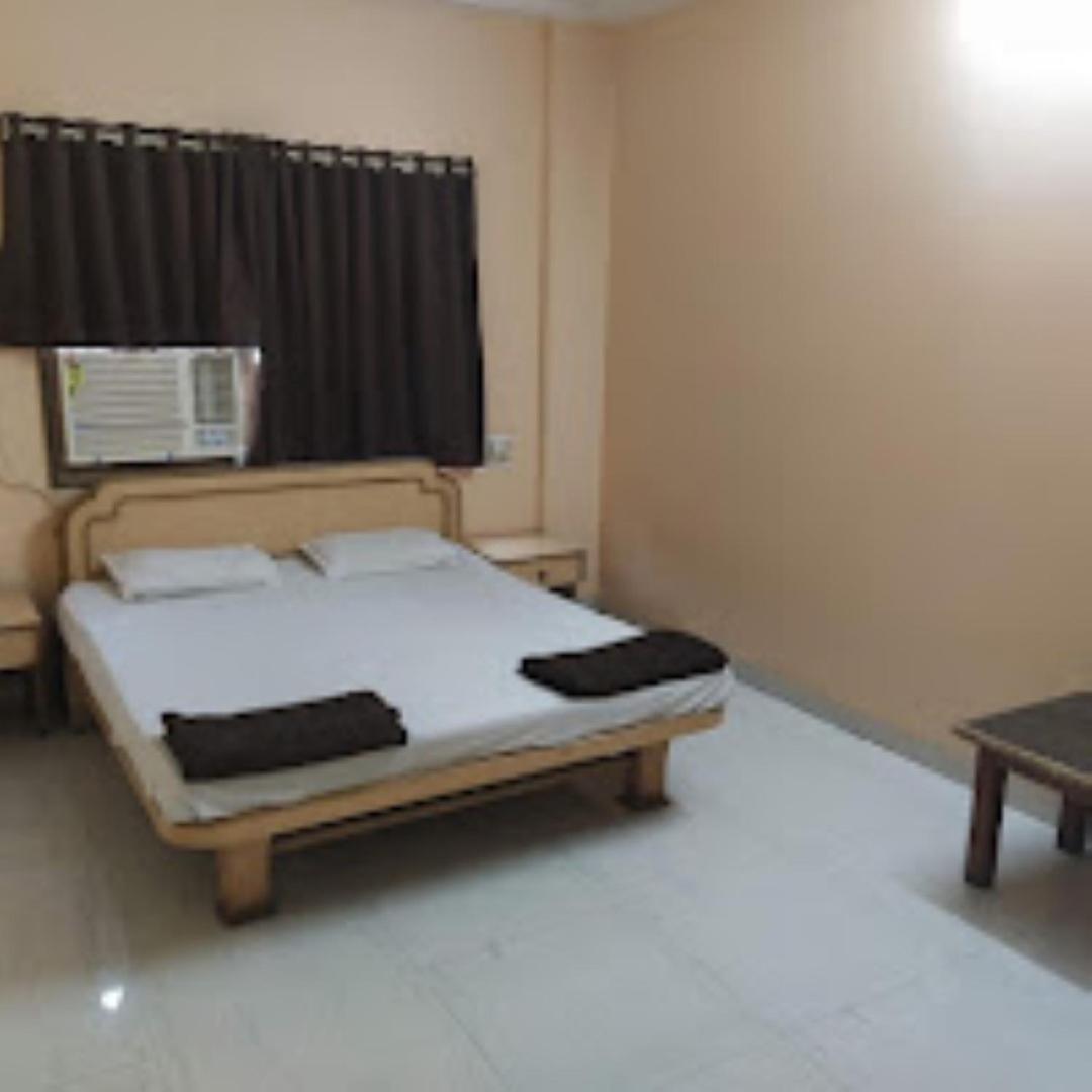 Hotel Pritam Palace , Dhule 외부 사진